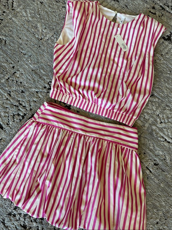 glam Dresses & Skirts - NWT Glam Poppin Pink Top and Skort